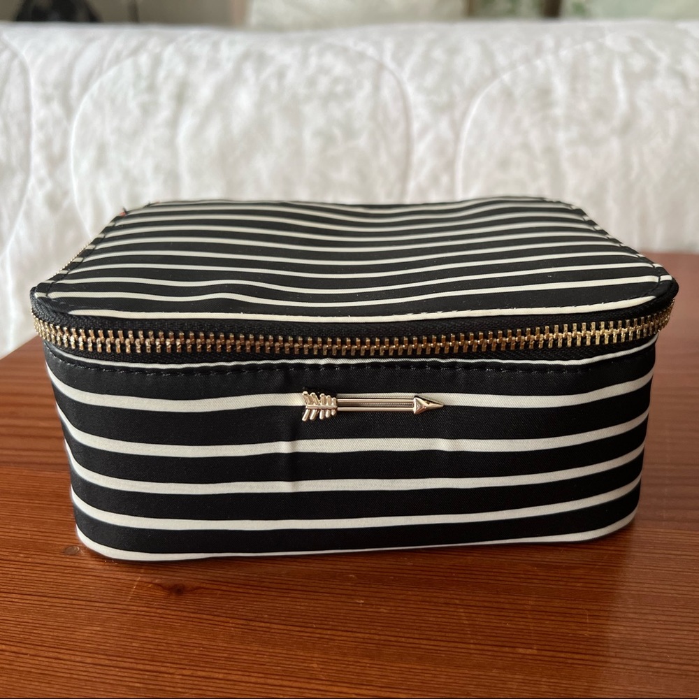 Stella & Dot Travel Jewelry Box - Great for all different kinds of jewelry.
